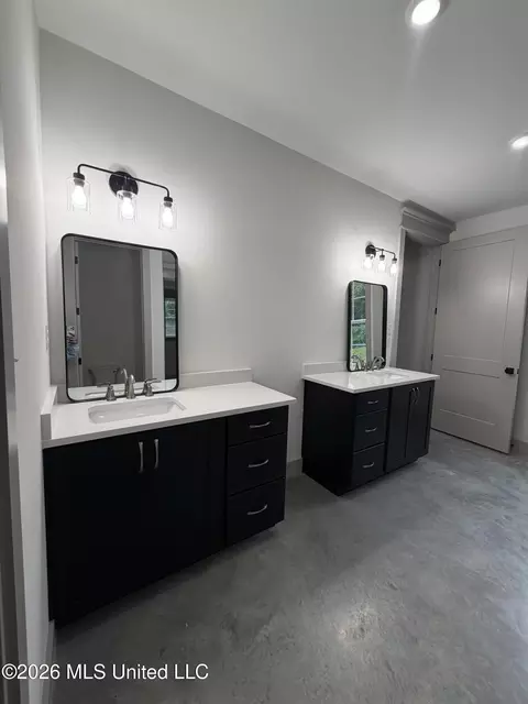 Bath - 2405 Pleasant Hill Rd, Nesbit, MS 38651 photo 3 of 5