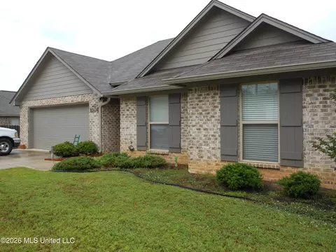 708 Lexington Dr, Florence, MS 39073