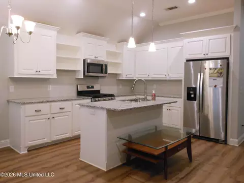 Kitchen - 708 Lexington Dr, Florence, MS 39073 photo 1 of 4