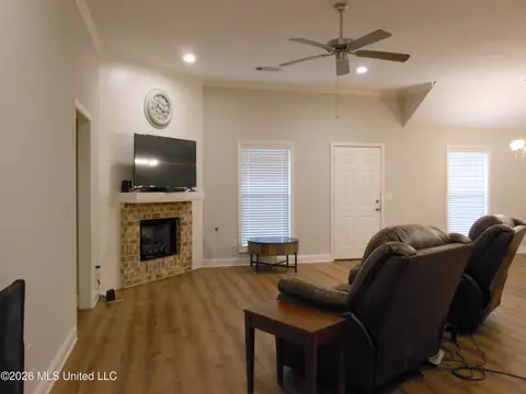 Living - 708 Lexington Dr, Florence, MS 39073 photo 1 of 2