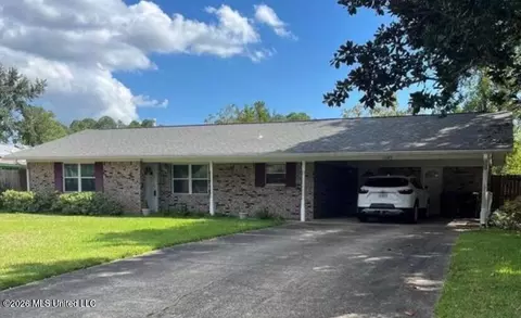 12409 Hanover Dr, Ocean Springs, MS 39564