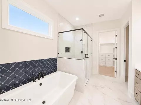 Bath - 5073 Sophia Ln, Hernando, MS 38632 photo 2 of 5
