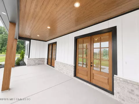 Exterior - 5073 Sophia Ln, Hernando, MS 38632 photo 2 of 5