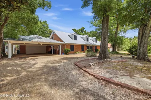 142 Kenmore Ave, Biloxi, MS 39531