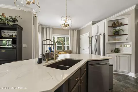Kitchen - 86 Spring Oak Cv, Lamar, MS 38642 photo 3 of 5