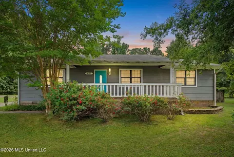 Exterior - 3133 Pleasant Hill Rd, Nesbit, MS 38651 photo 2 of 8