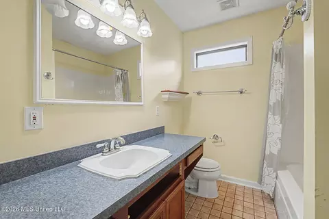 Bath - 3133 Pleasant Hill Rd, Nesbit, MS 38651 photo 1 of 5