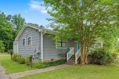 Exterior - 3133 Pleasant Hill Rd, Nesbit, MS 38651 photo 3 of 8