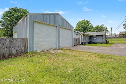 Exterior - 3133 Pleasant Hill Rd, Nesbit, MS 38651 photo 7 of 8
