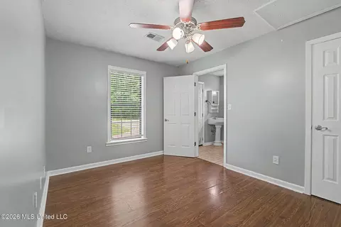 Bedroom - 3133 Pleasant Hill Rd, Nesbit, MS 38651 photo 2 of 5