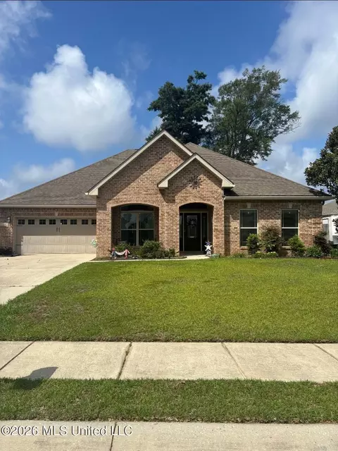 13103 Hawthorn Dr, Biloxi, MS 39532