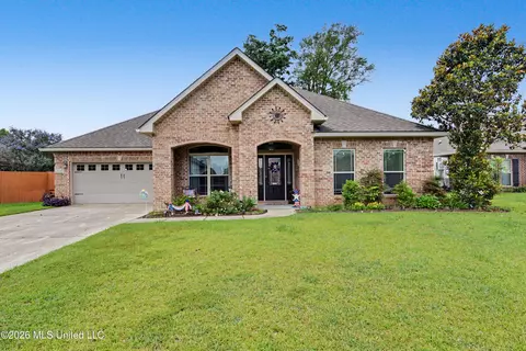 13103 Hawthorn Dr, Biloxi, MS 39532
