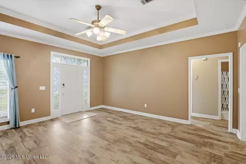 Living - 215 Old Town Ln, Brandon, MS 39042 photo 5 of 5