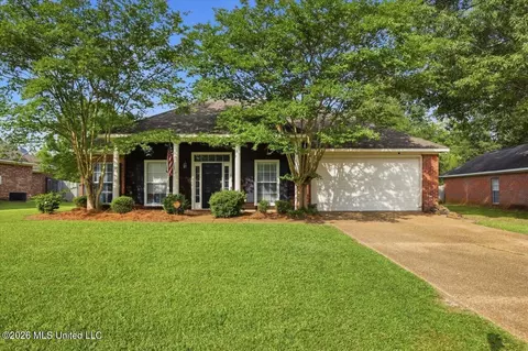 215 Old Town Ln, Brandon, MS 39042
