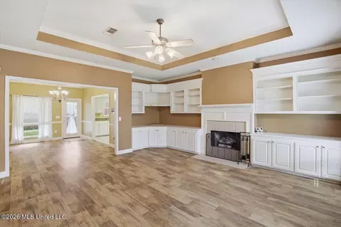Living - 215 Old Town Ln, Brandon, MS 39042 photo 3 of 5
