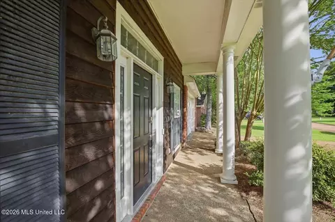 Exterior - 215 Old Town Ln, Brandon, MS 39042 photo 3 of 8