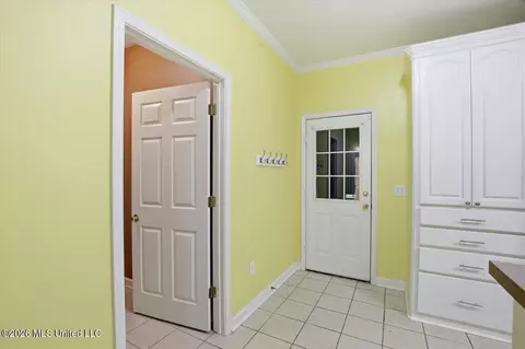 Entry Way - 215 Old Town Ln, Brandon, MS 39042 photo 1 of 2