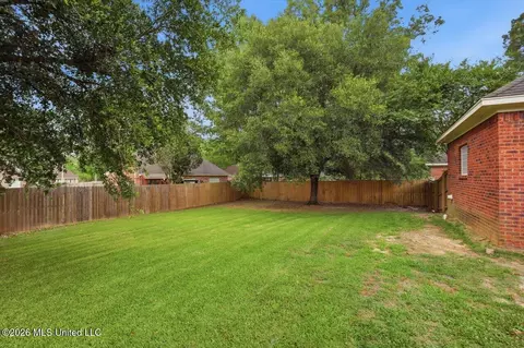 Exterior - 215 Old Town Ln, Brandon, MS 39042 photo 8 of 8