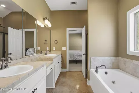 Entry Way - 179 Copper Ridge Ln, Florence, MS 39073 photo 2 of 2