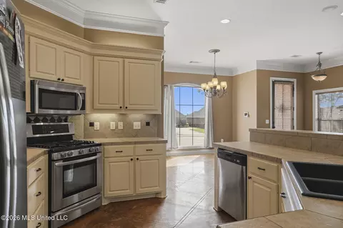 Kitchen - 179 Copper Ridge Ln, Florence, MS 39073 photo 5 of 5