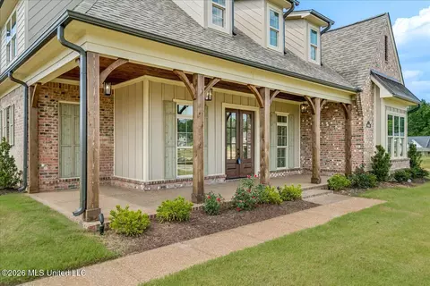 Exterior - 4183 Edison Dr, Nesbit, MS 38651 photo 4 of 9