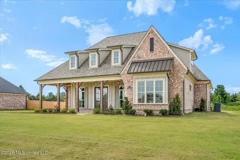 Exterior - 4183 Edison Dr, Nesbit, MS 38651 photo 2 of 9
