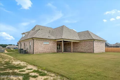 Exterior - 4183 Edison Dr, Nesbit, MS 38651 photo 7 of 9
