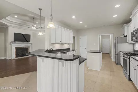 Entry Way - 6018 Red Gate Dr, Long Beach, MS 39560 photo 2 of 3