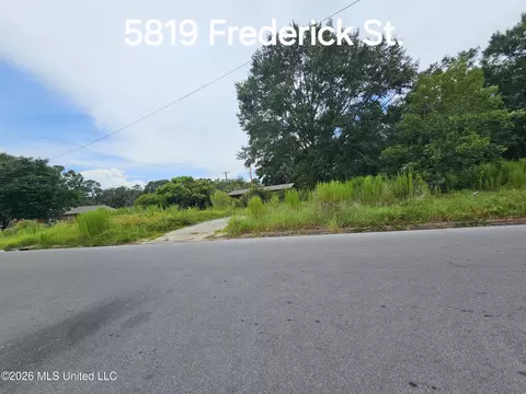 5819 Frederick St, Moss Point, MS 39563 photo 2