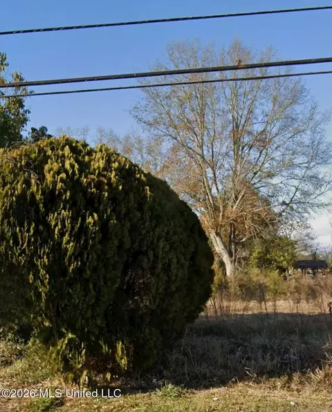 5819 Frederick St, Moss Point, MS 39563