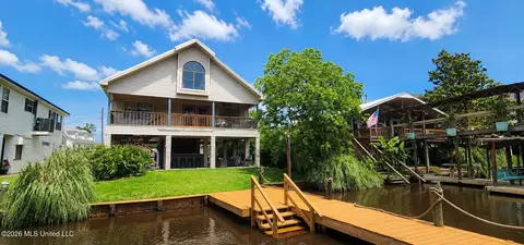6087 Pontiac Dr, Kiln, MS 39556