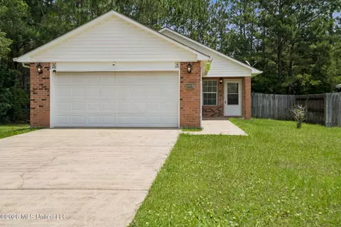 8204 Exchange St, Gautier, MS 39553
