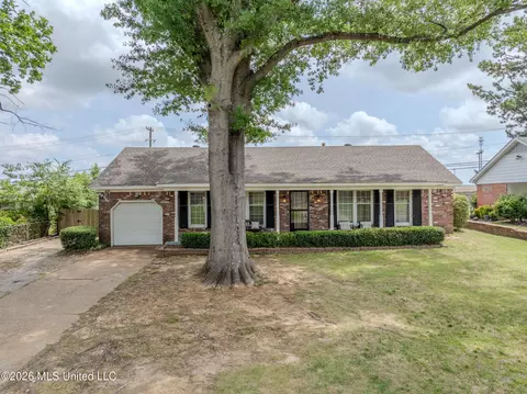 8874 Chesterfield Dr, Southaven, MS 38671
