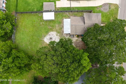 View/Area - 122 E Third St, Long Beach, MS 39560 photo 2 of 4