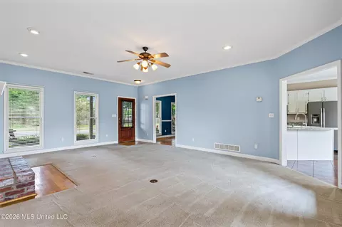 Living - 159 Cross Creek Dr, Hernando, MS 38632 photo 3 of 3