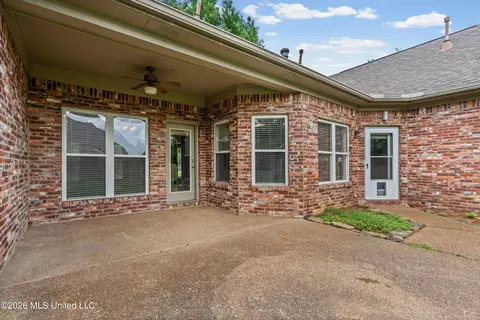Exterior - 159 Cross Creek Dr, Hernando, MS 38632 photo 5 of 7