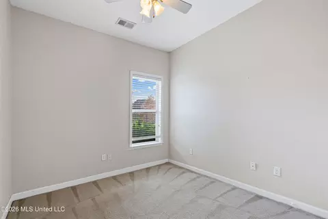 Bedroom - 159 Cross Creek Dr, Hernando, MS 38632 photo 2 of 4