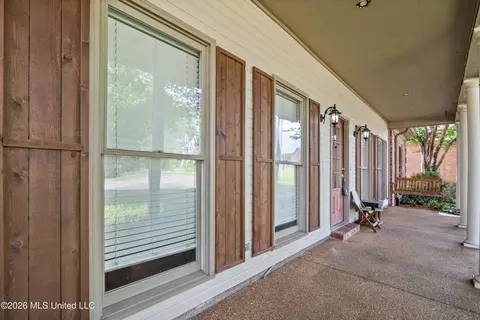 Exterior - 159 Cross Creek Dr, Hernando, MS 38632 photo 4 of 7