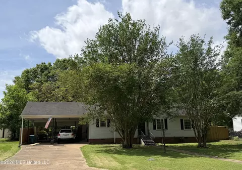 323 Hightower St, Sardis, MS 38666
