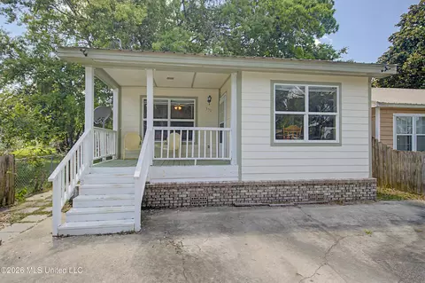 331 Reynoir St, Biloxi, MS 39530