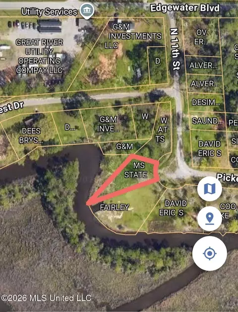 8725 Pickering Forest Dr, Ocean Springs, MS 39564