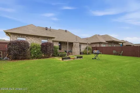 Exterior - 447 Greenfield Ridge Cir, Brandon, MS 39042 photo 4 of 5