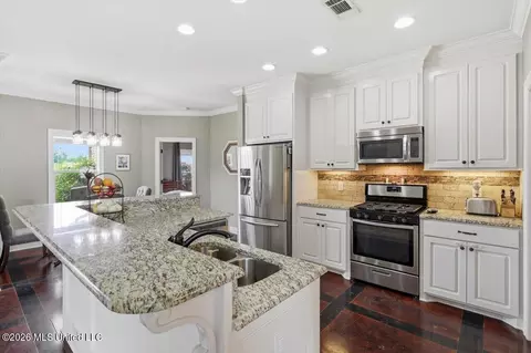 Kitchen - 447 Greenfield Ridge Cir, Brandon, MS 39042 photo 1 of 3