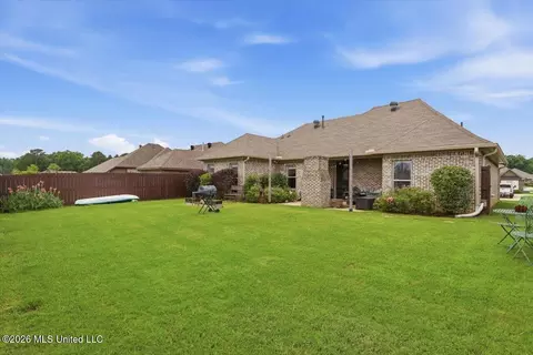 Exterior - 447 Greenfield Ridge Cir, Brandon, MS 39042 photo 5 of 5