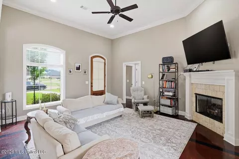 Living - 447 Greenfield Ridge Cir, Brandon, MS 39042 photo 1 of 1