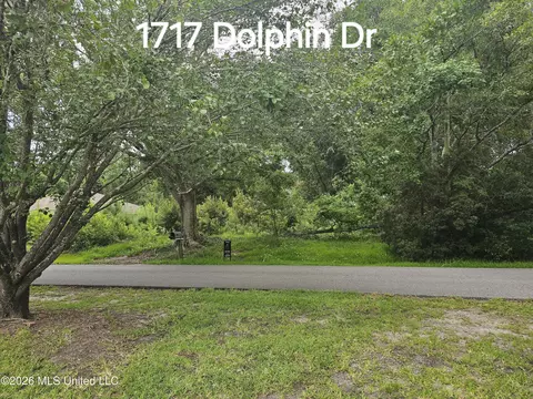 1717 Dolphin Dr, Gautier, MS 39553
