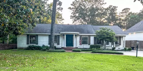 3927 Eastline Dr, Jackson, MS 39211