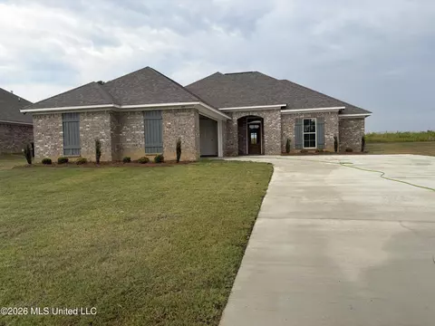 145 Madisonville Dr, Canton, MS 39046