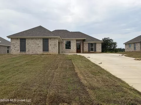 165 Madisonville Dr, Canton, MS 39046