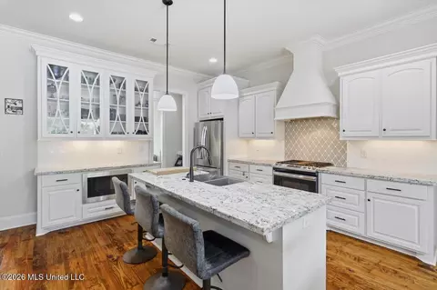 Kitchen - 637 Kylemore Ln, Brandon, MS 39047 photo 1 of 3
